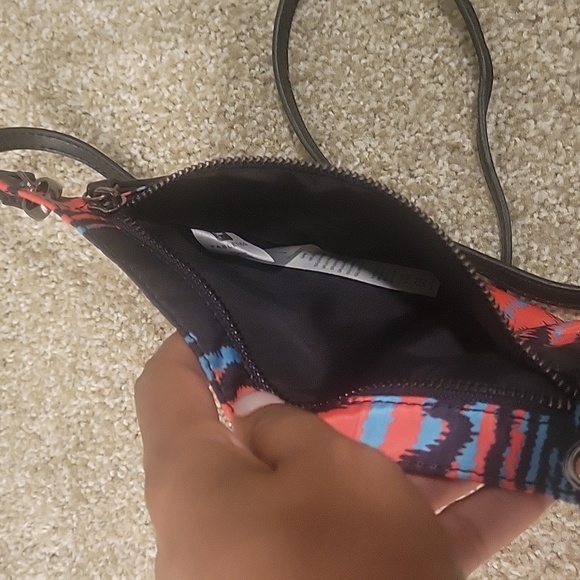 Fabletics Multicolor Crossbody - Picture 6 of 7